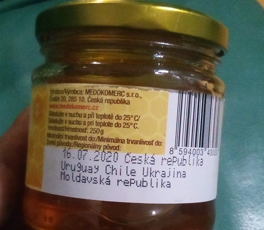 Zmes medov, zmeska označovaná ako Slovenský či Český výrobok.